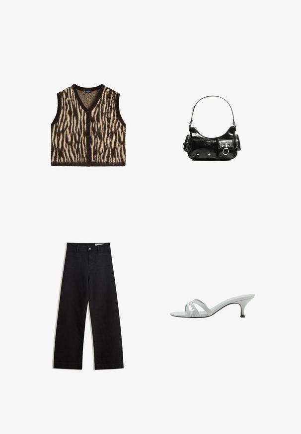 Pletená bezrukávová vesta s hnědým a krémovým zebrovým pruhem, výstřihem do V a pěti předními knoflíky. Měkký, strukturovaný materiál.; Souprava dvou dlouhých rukávů v bílé a černé barvě. Hladká textura, kulatý výstřih, upnutý střih s mírně rozšířenými rukávy.; Černé denimové kalhoty s volným střihem a vysokým pasem, vybavené předními a zadními kapsami, prošívanými švy a knoflíkovým zapínáním. Hladká textura.; Světlé šedé sandále na podpatku se třemi křížovými pásky, štíhlým profilem a zužujícím se podpatkem. Hladký povrch s mírně lesklým vzhledem.; Černá lakovaná kožená kabelka s křivkovým tvarem, jedním ramenním popruhem, předními kapsami a stříbrnými kovovými detaily.