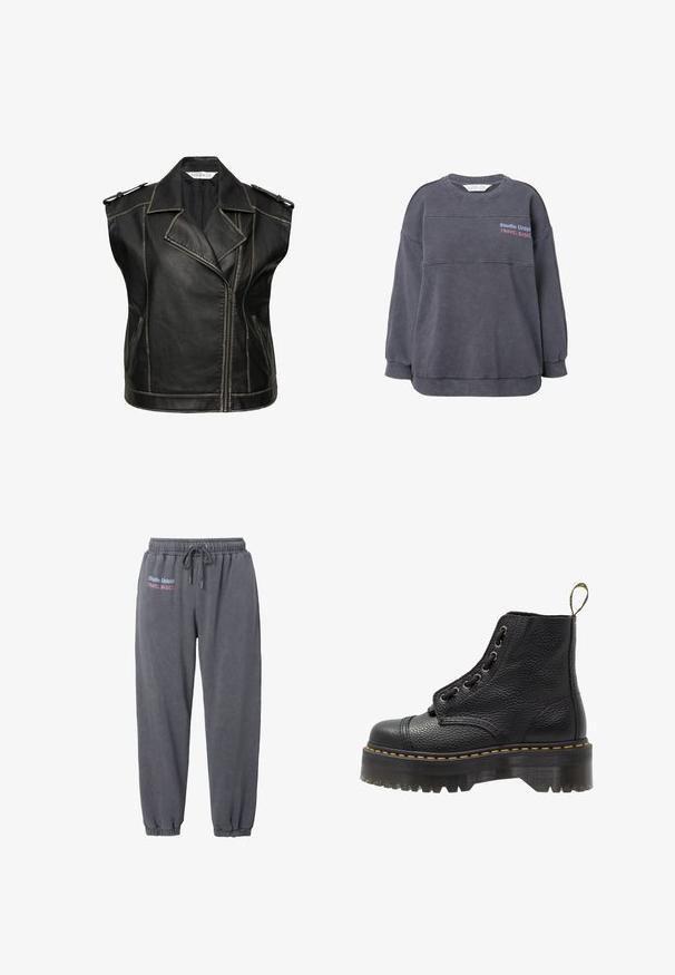Schwarze Lederweste mit einem klassischen Motorraddesign, featuring einen eingekerbten Kragen, einen Reißverschluss und Schulterklappen. Betonte Nähte.; Dunkelgraues, übergroßes Sweatshirt mit geripptem Kragen und Bündchen. Verfügt über horizontale Nahtdetails und bedruckten Text in Lila und Rot.; Dunkelgraue Sweatpants aus weichem Material mit einem elastischen Bund, Kordelzug und gerafften Bündchen. Mit besticktem Markentext.; Schwarze Leder-Ankle-Boots mit strukturierten Oberflächen, runder Zehenpartie, Schnürdesign, gelben Nähten und einer dicken, gerippten schwarzen Plateausohle.