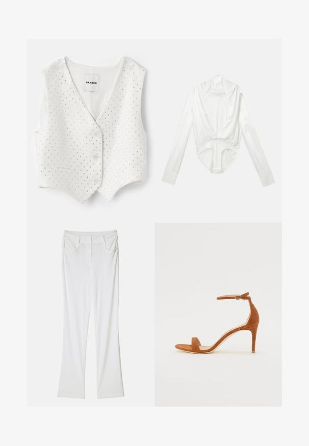 Bílá vesta s designem do V, která má texturovaný povrch s malými stříbrnými nýty, dvěma knoflíky a boční kapsou.; Bílý body s dlouhými rukávy a hlubokým volným výstřihem, zakončený patentkami na rozkroku, vystavený na jednotvárném bílém pozadí.; Bílé rozšířené kalhoty s hladkým textilním povrchem, s dvěma předními kapsami a prošitým pasem pro přiléhavý vzhled.; Hnědé semišové sandály na vysokém podpatku s tenkým kotníkovým páskem se zlatou přezkou, otevřenou špičkou a elegantním, minimalistickým designem.