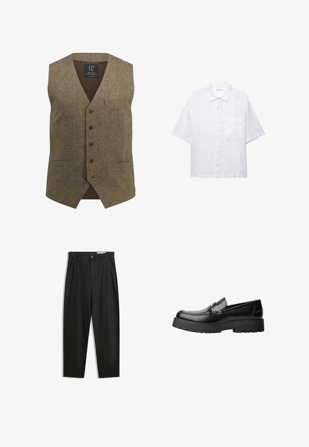 Gilet in tweed marrone con scollatura a V, cinque bottoni, taschino sul petto e schiena a coste. Tessuto caratteristico e design classico.; Camicia bianca a maniche corte con chiusura a bottoni, colletto e una singola tasca sul petto. Realizzata in tessuto leggero con una texture liscia.; Pantaloni in cotone neri con una vestibilità rilassata, dotati di una vita classica, pieghe frontali e tasche laterali. Tessuto liscio senza fantasie.; Mocassino in pelle nera con suola spessa e tassellata e fascia decorativa sulla parte superiore, mostrato in profilo sinistro su sfondo bianco.