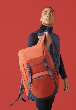 Outlet ropa deportiva con hasta 75%* de descuento | Zalando Privé ES