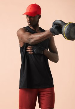 Ropa y zapatillas online de hombre para hacer deporte | Zalando