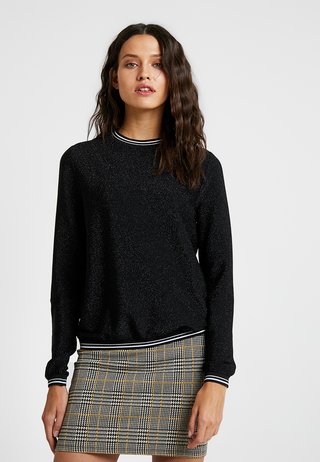 Long sleeved top - black