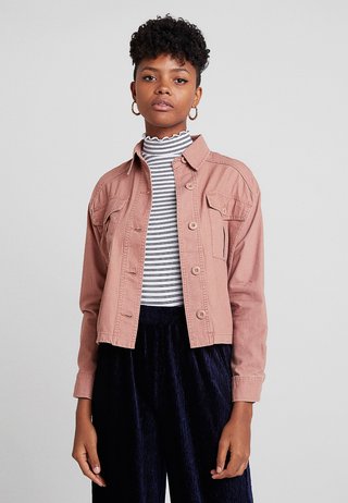 BONNIE CROPPED UTILITY SHACKET - Tunn jacka - light pink