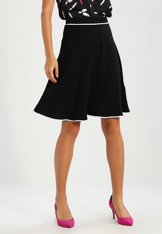 Áčková sukně - black