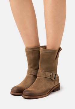 felmini gredo santiag