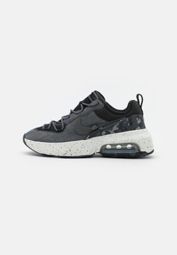 Nike Sportswear - AIR MAX VERONA 2.0 - Sneakers laag - black/iron grey/summit white/volt glow