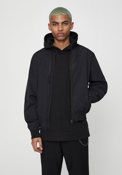 PULL&BEAR - BOMBERJACKE MIT TEXTUR UND TASCHEN MIT DRUCKKNÖPFEN 05713539 - Giubbotto Bomber - black