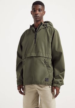 PULL&BEAR - BAUCHTASCHE AUS LEICHTEM GEWEBE - Veste coupe-vent - khaki