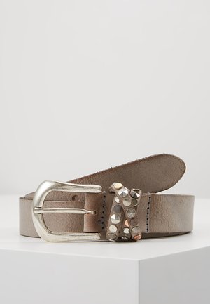 the legendary belt maker