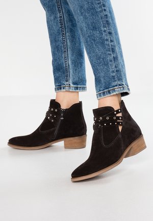 pier one womens shoes uk