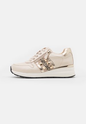 chaussures caprice soldes