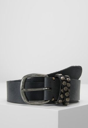 the legendary belt maker