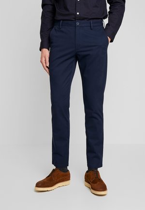 IZOD Chinos | Chino bukser til herre, dame og barn hos Zalando IZOD SALTWATER - Chinos - navy blazer