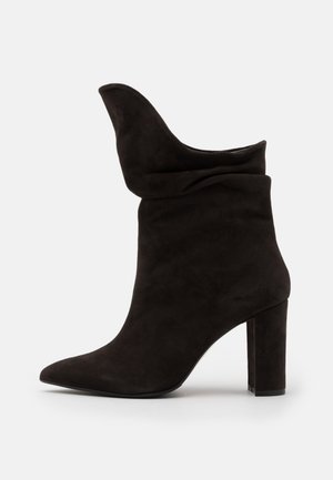 Oxitaly Brede schacht laarzen online kopen | ZALANDO Oxitaly Brede schacht laarzen online kopen | ZALANDO