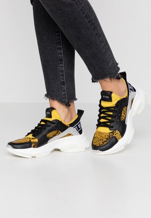 Gule Steve Madden Black Friday Sko 2019 | Mote på tilbud hos Beige Steve Madden Black Friday Sko 2019 | Mote på tilbud
