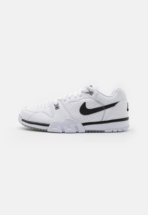 nike noir et blanche