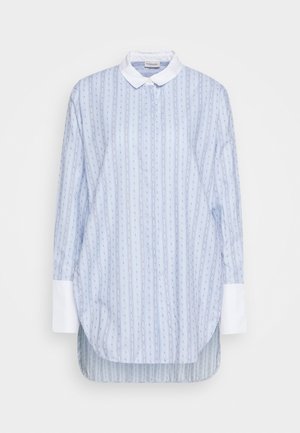 Skjorter til dame, herre og barn By Malene Birger på nett By Malene Birger EAUBONNE Skjorte chambray blue Zalando.no