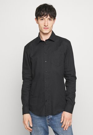 Skjorter til dame, herre og barn Bruuns Bazaar på nett hos Skjorter til dame, herre og barn Bruuns Bazaar på nett hos