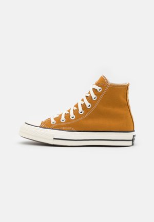 converse ocre