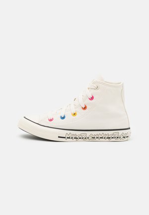 converse blanche taille 33