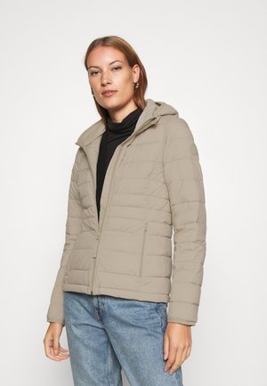 Abercrombie & Fitch Vårjakke | Lette jakker til vår og Abercrombie & Fitch QUILTED ZIP Lett jakke green