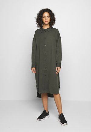 Weekday Skjortekjoler Størrelse 32 på nett hos Zalando.no Weekday GLADYS DRESS - Skjortekjole - dark dusty green