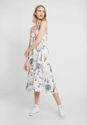 Weekday Blommiga klänningar online | Zalando Weekday Blommiga klänningar online | Zalando