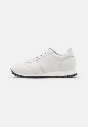 CLOSED Witte sneakers online | Zalando CLOSED Witte sneakers online | Zalando