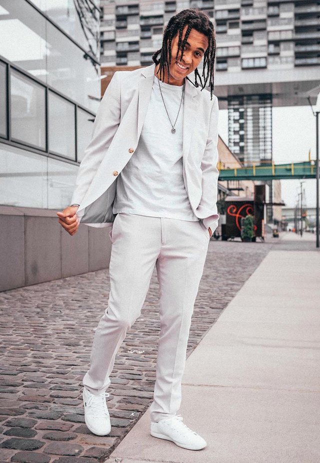 Dillanxwhite