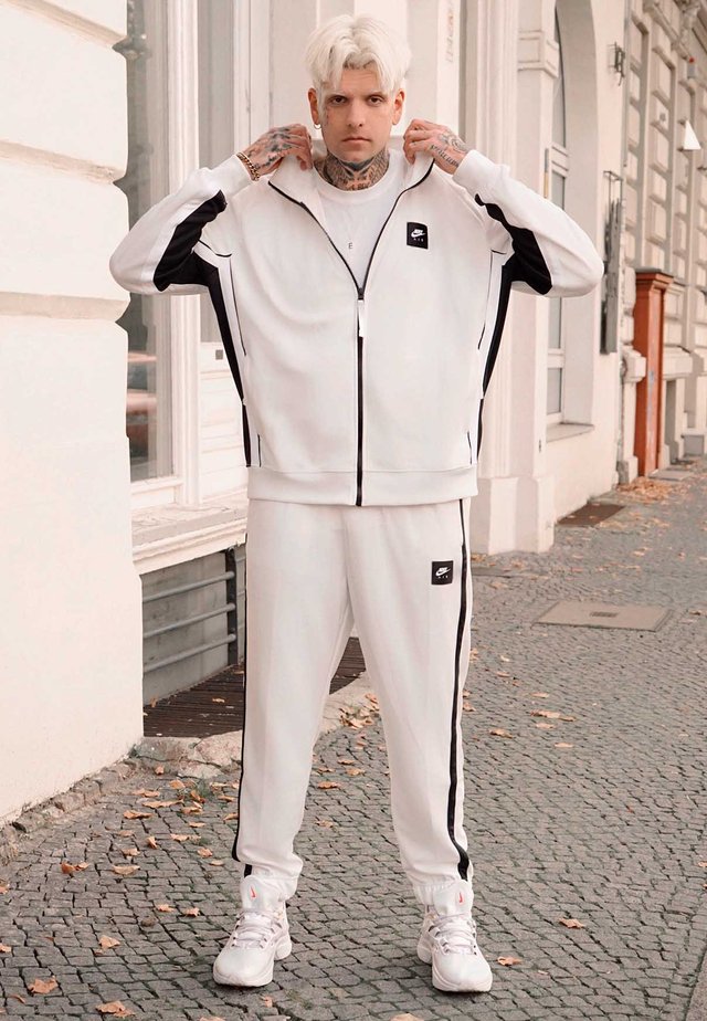 Nike Sportswear