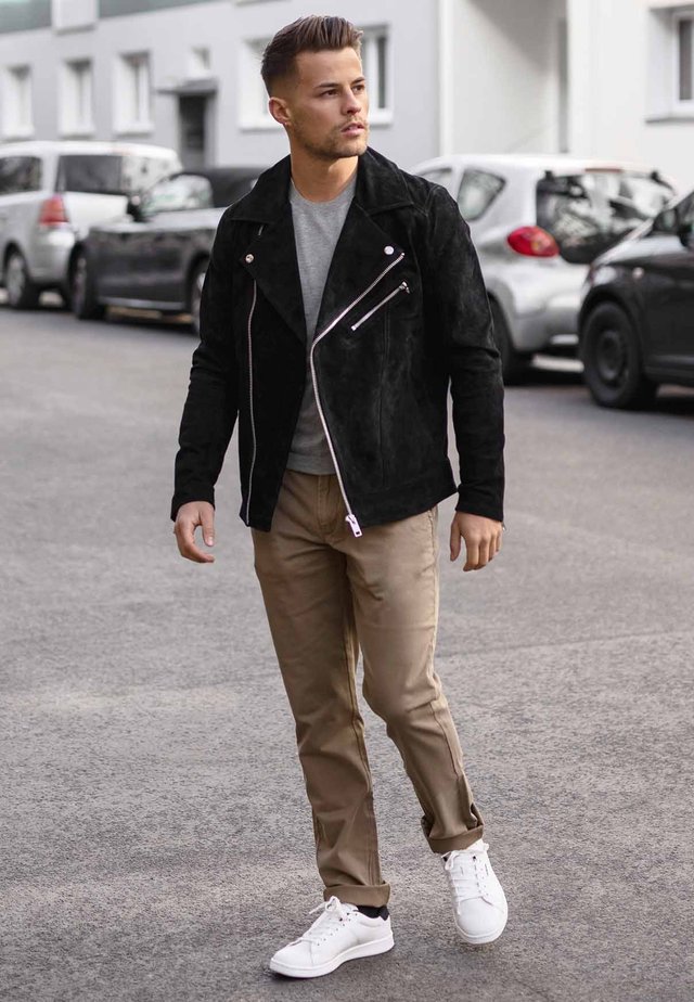 30 Giubbotti Di Pelle Stile Biker Da Indossare Durante La Fashion Week - Foto 8